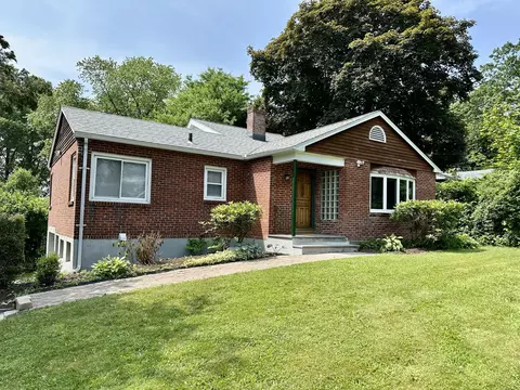 846 Sawmill Rd, West Haven, CT 06516