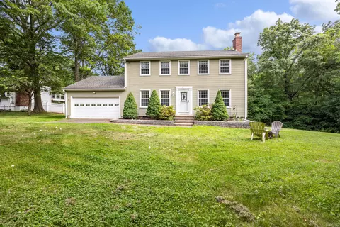 1 Brook Hill Rd, Hamden, CT 06514
