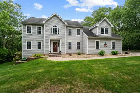 67 Warren Gln, Burlington, CT 06013