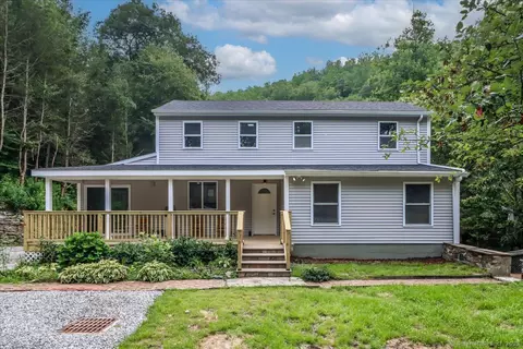 3 Brookside Trl, Monroe, CT 06468