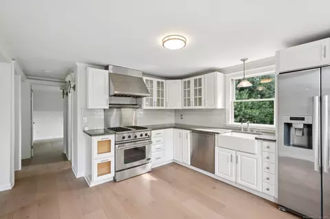 37 Cedar Crest Pl, Norwalk, CT 06854
