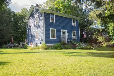 5 Canaan Dr, Bethel, CT 06801