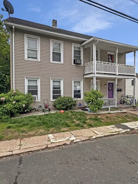 38 Hammond St, Vernon, CT 06066