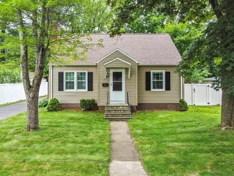 51 Goodwin St, Manchester, CT 06040