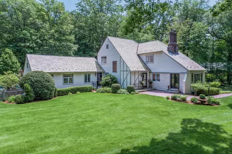 107 New Canaan Rd, Wilton, CT 06897