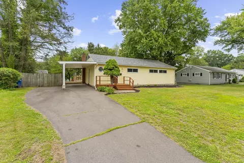 71 Green Manor Ave, Windsor, CT 06095