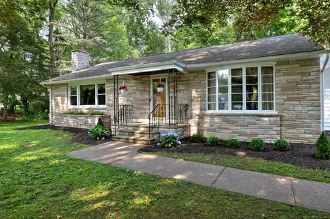 307 Fairlea Rd, Orange, CT 06477