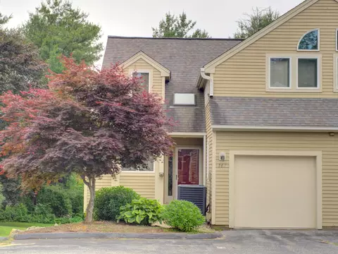 147 Courtyard Ln #147, Mansfield, CT 06268