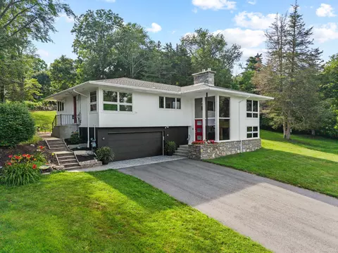 381 Fitch Hill Rd, Uncasville, CT 06382