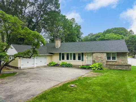 24 Allen Rd, Norwalk, CT 06851
