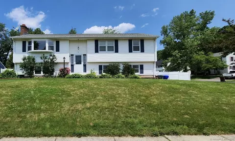 35 Montano Rd, Enfield, CT 06082