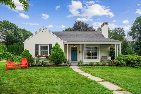 280 Bennett St, Fairfield, CT 06825