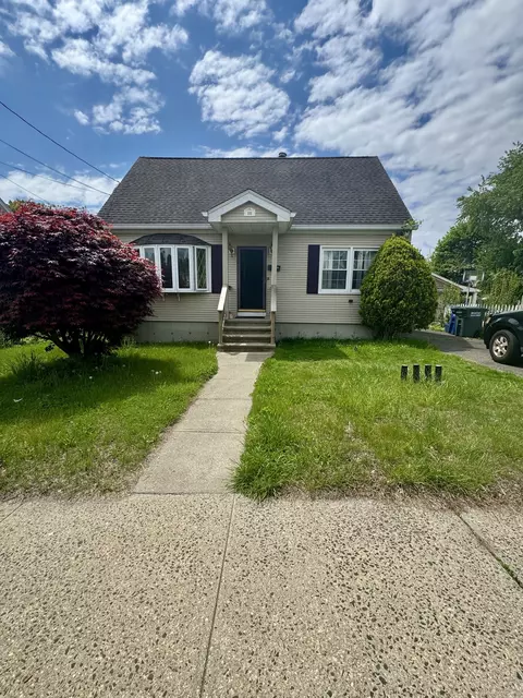 111 Hollywood Ave, Bridgeport, CT 06606