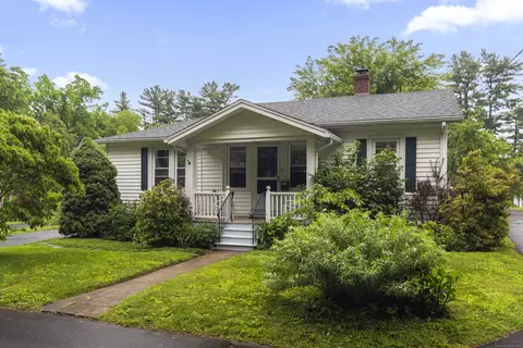 9 Carrington Ln, Farmington, CT 06032