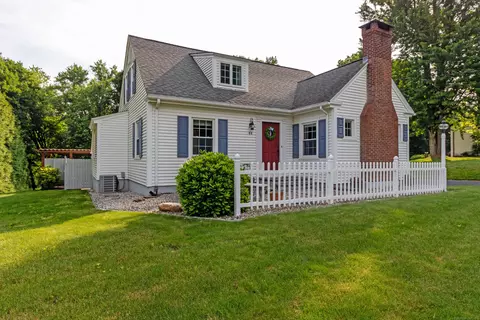 44 William St, Portland, CT 06480