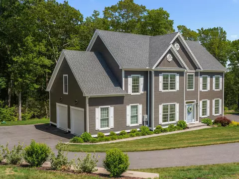 33 Arbor Xing, East Lyme, CT 06333