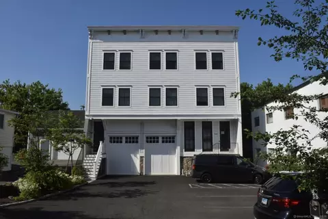 4 Armonk St, Greenwich, CT 06830 photo 1