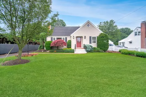 3 Fairview Hts, Cromwell, CT 06416