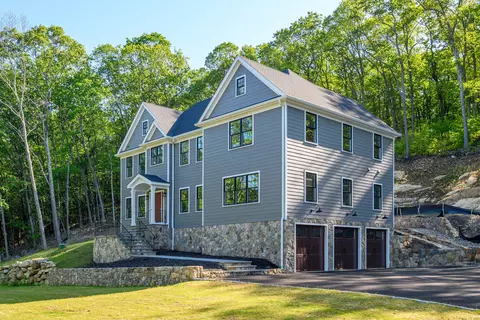 19 Ives Ct, Ridgefield, CT 06877