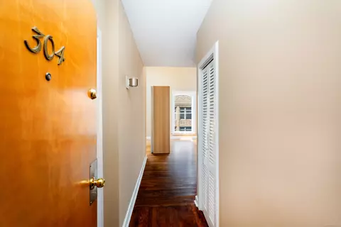 118 Washington St #304, Norwalk, CT 06854