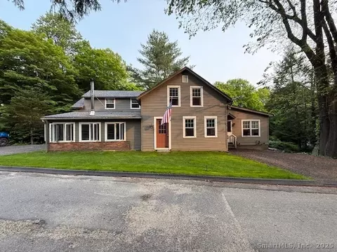 60 Pomperaug Rd, Woodbury, CT 06798