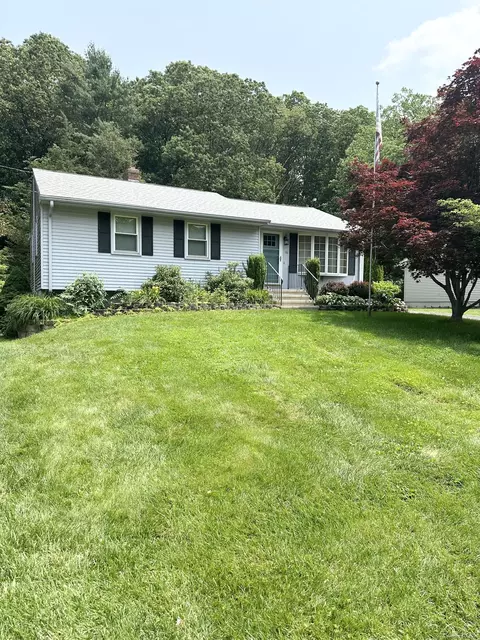 16 Jodi Dr, Wallingford, CT 06492