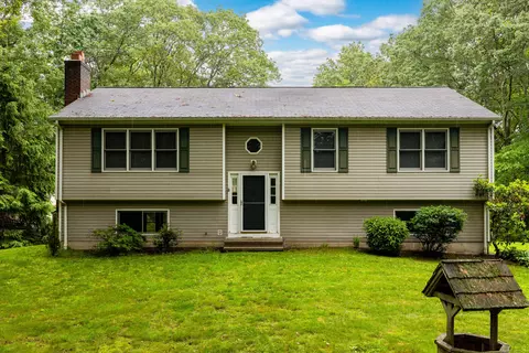 21 Larkey Rd, Oxford, CT 06478