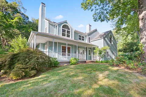 110 W Pines Dr, Southington, CT 06489