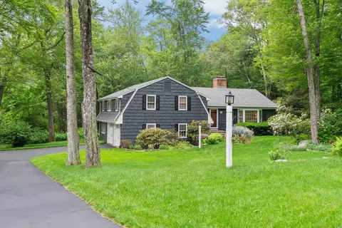 38 Brookmoor Rd, Avon, CT 06001