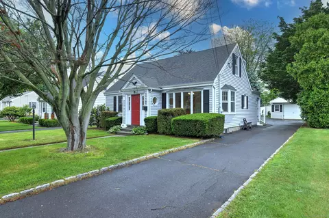 30 Birch St, Stratford, CT 06615