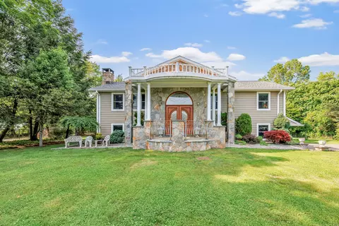 229 Mohegan Rd, Shelton, CT 06484
