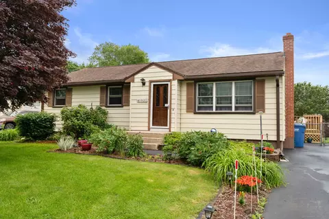 69 Brookside Ln, Groton, CT 06340