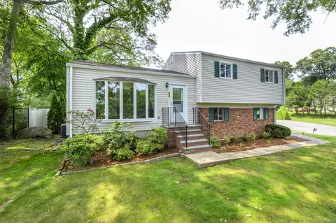 34 Amherst Pl, Stamford, CT 06902