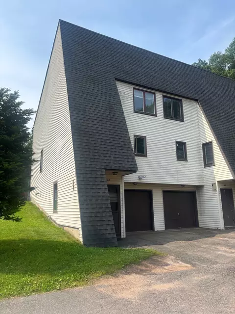 167 High Top Cir W #167, Hamden, CT 06514