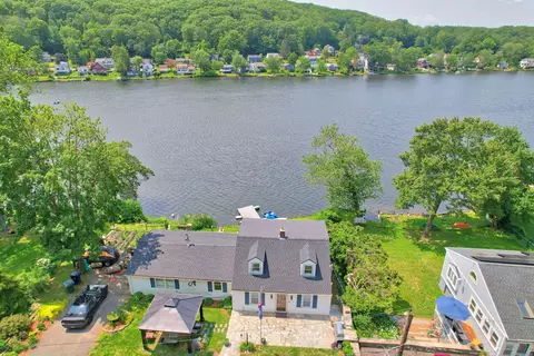 160 Lake Plymouth Blvd, Plymouth, CT 06782