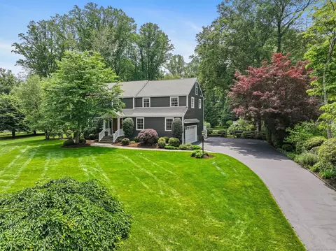 362 Joan Dr, Fairfield, CT 06824