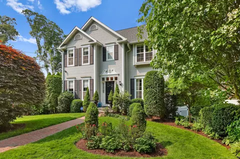 40 Pumpkin Ground Rd, Stratford, CT 06614