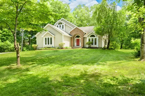 84 Mary Catherine Cir, Windsor, CT 06095