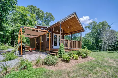 96 Goose Hill Rd, Chester, CT 06412