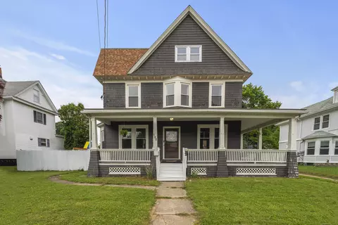 135 W Thames St, Norwich, CT 06360
