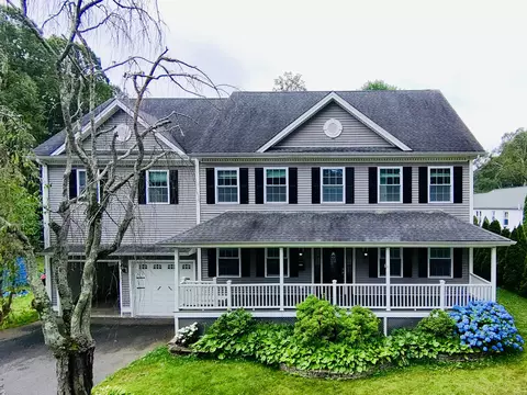 83 Cottage St, Trumbull, CT 06611