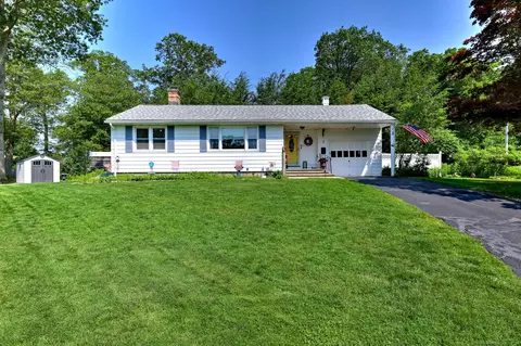 3 Pierce Ln, Naugatuck, CT 06770