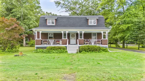 430 Pool Rd, North Haven, CT 06473