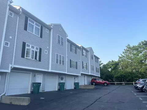 8 Paddock Ln #8, Norwich, CT 06360