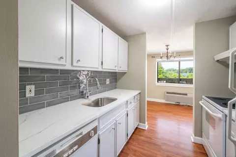 126 Triangle St #B33, Danbury, CT 06810