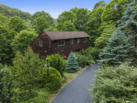96 Pine Mountain Rd, Ridgefield, CT 06877