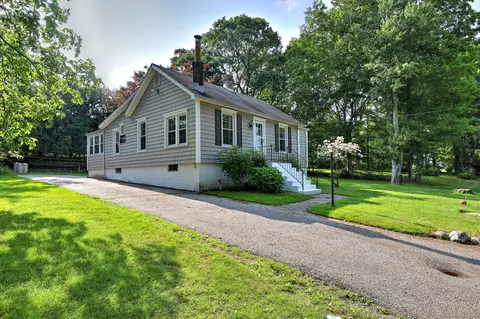 818 Alling Rd, Orange, CT 06477