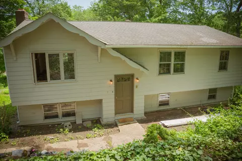 17 Valley Rd, Clinton, CT 06413