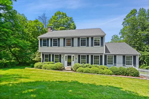 35 Cedar Vale Dr, New Milford, CT 06776