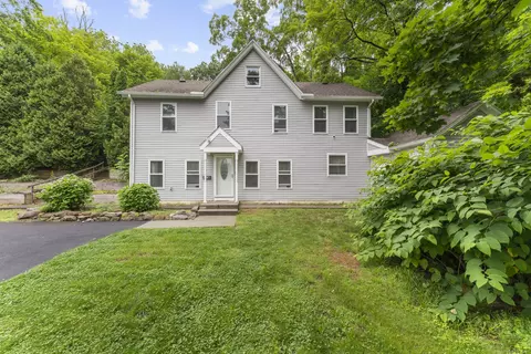 24 Main St, East Hampton, CT 06424